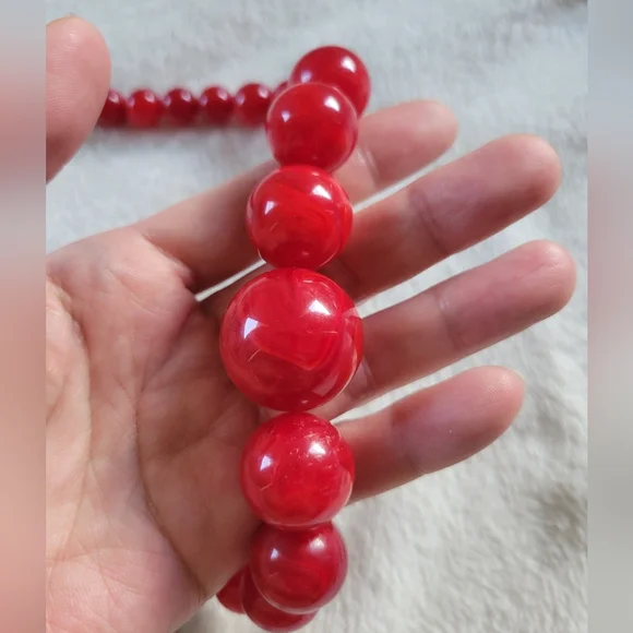 VTG Long Elegant Graduated Vibrant Red Beaded Necklace - Picture 4 of 7